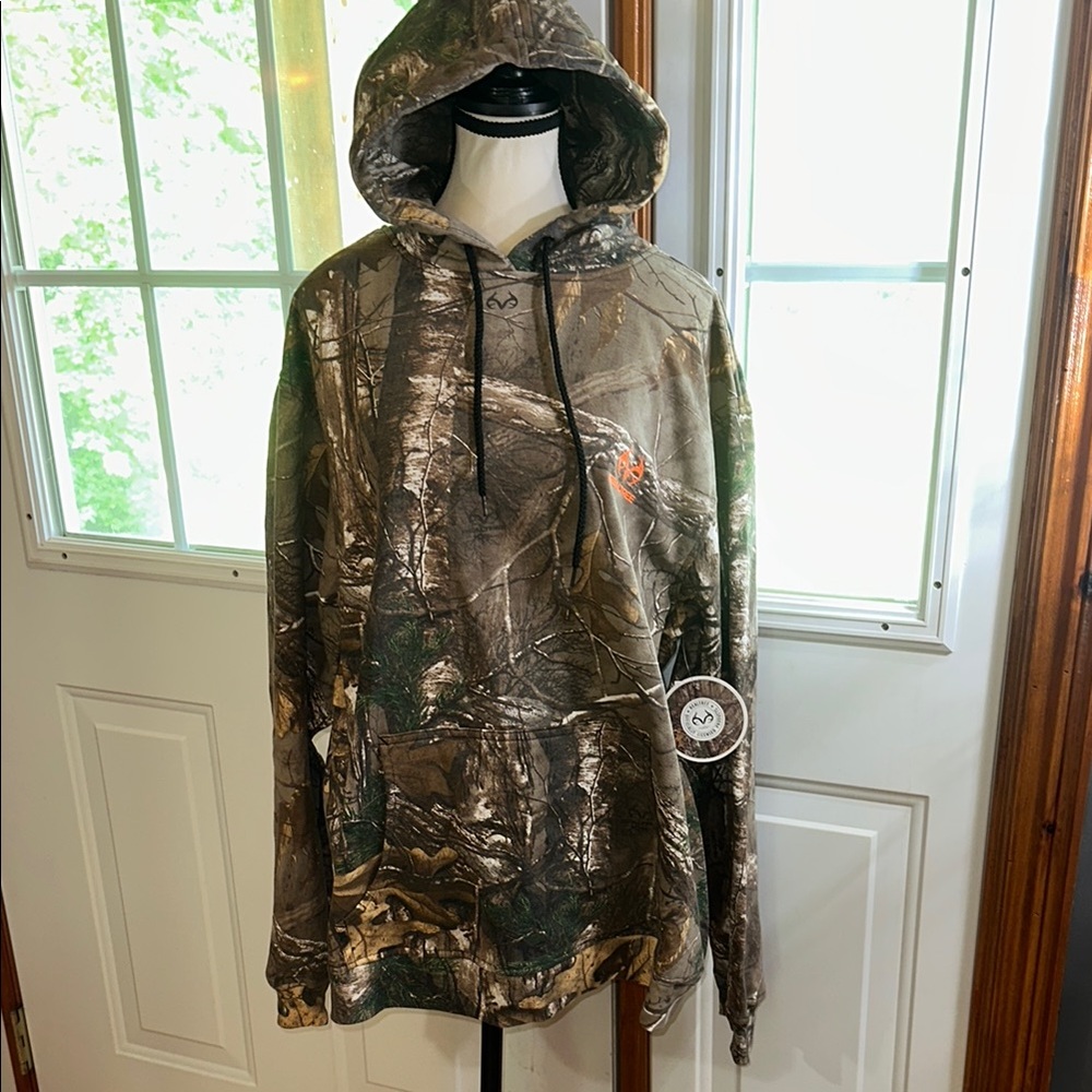 BNWT Realtree Camouflage Hoodie with Brown and Green Accents